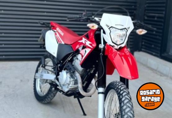 Motos - Honda Tornado 2023 Nafta 6500Km - En Venta