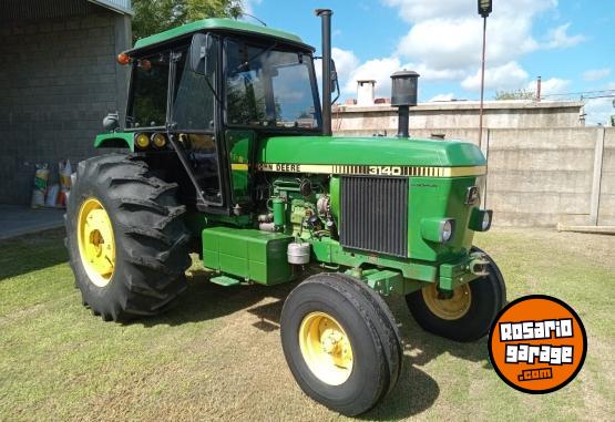 Camiones y Gras - Tractor John Deere - En Venta