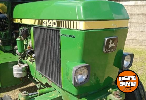 Camiones y Gras - Tractor John Deere - En Venta