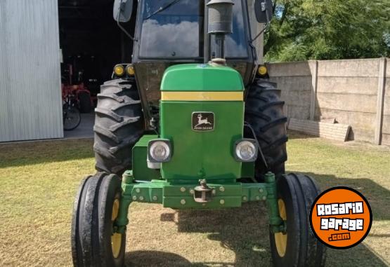 Camiones y Gras - Tractor John Deere - En Venta