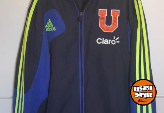 Indumentaria - VENDO CAMPERA ORIGINAL DE UNIVERSIDAD DE CHILE - En Venta