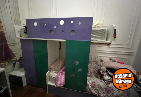 Hogar - Cucheta laqueada con escalera de guardado y placard - En Venta