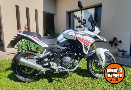 Motos - Benelli TRK 251 2023 Nafta 5500Km - En Venta