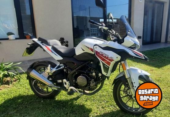 Motos - Benelli TRK 251 2023 Nafta 5500Km - En Venta