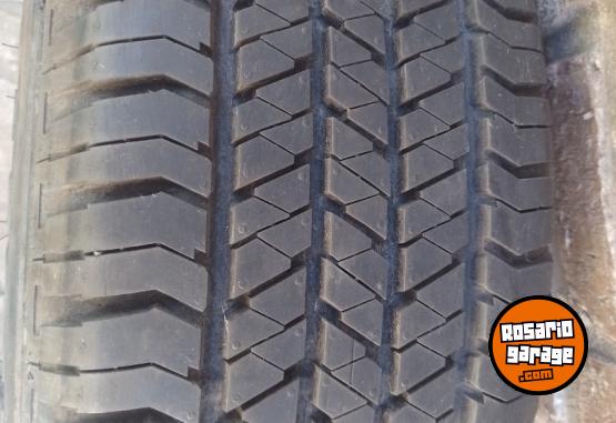 Accesorios para Autos - CUBIERTA 215 65 R 16 BRIDGESTONE DUELER H/T- OROCH DUSTER (AUXILIAR DE CAPTUR) - En Venta