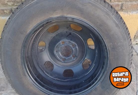 Accesorios para Autos - CUBIERTA 215 65 R 16 BRIDGESTONE DUELER H/T- OROCH DUSTER (AUXILIAR DE CAPTUR) - En Venta