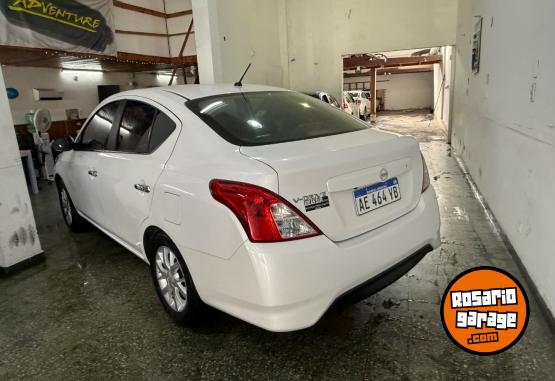 Autos - Nissan Versa drive plus 2020 GNC  - En Venta