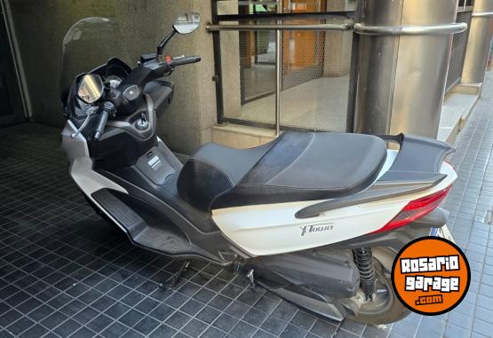 Motos - Kymco XTOWN 250 2023 Nafta 4000Km - En Venta