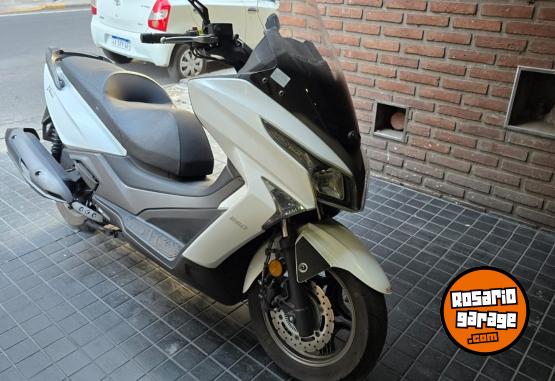 Motos - Kymco XTOWN 250 2023 Nafta 4000Km - En Venta