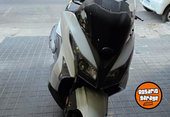 Motos - Kymco XTOWN 250 2023 Nafta 4000Km - En Venta