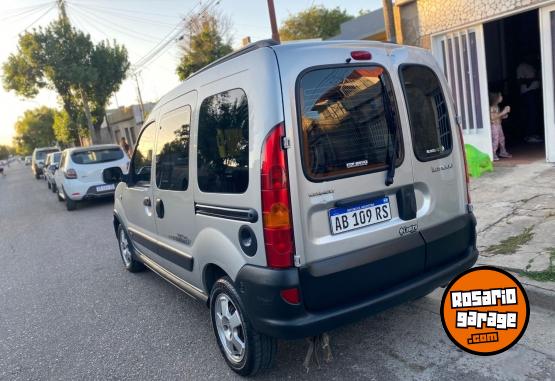 Utilitarios - Renault Kangoo 2017 Nafta 98000Km - En Venta