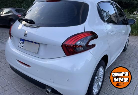 Autos - Peugeot 208 allure 1.6 permuto 2018 Nafta 70000Km - En Venta