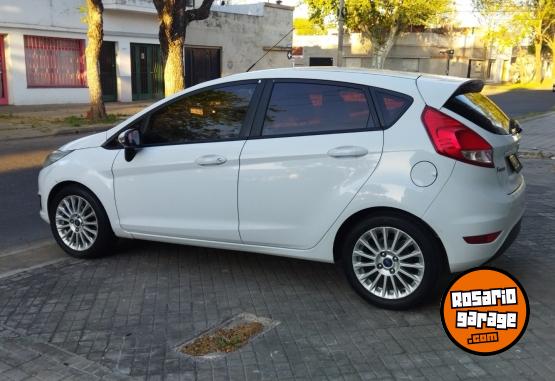 Autos - Ford FIESTA KINECTIC  SE 2015 Nafta 130000Km - En Venta