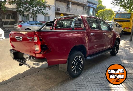 Camionetas - Toyota Hilux srx 2.8 2023 Diesel 16000Km - En Venta