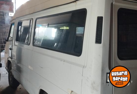 Utilitarios - Mercedes Benz MB 180 1994 Diesel 111111Km - En Venta