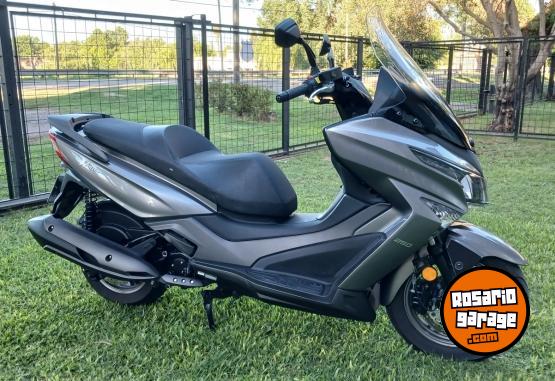 Motos - Kymco Xtown 250 2024 Nafta 5200Km - En Venta