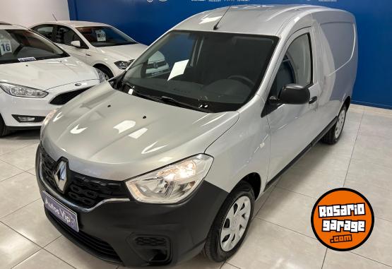 Utilitarios - Renault KANGOO - FURGN 2023 Nafta 19000Km - En Venta