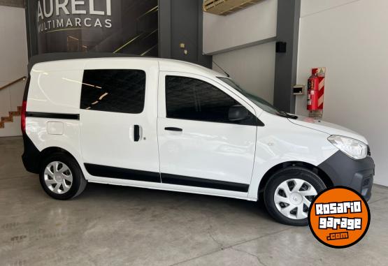 Utilitarios - Renault Kangoo 2023 Nafta 35000Km - En Venta