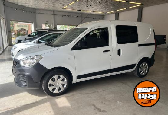 Utilitarios - Renault Kangoo 2023 Nafta 35000Km - En Venta