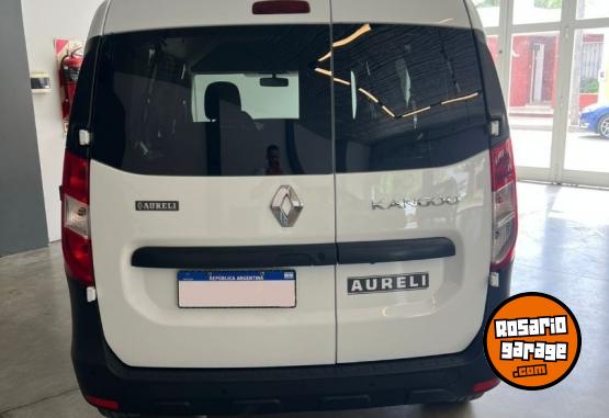 Utilitarios - Renault Kangoo 2023 Nafta 35000Km - En Venta