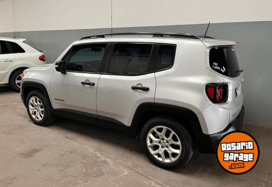 Camionetas - Chrysler Jeep Renegade 1.8 Sport 2018 Nafta 102000Km - En Venta