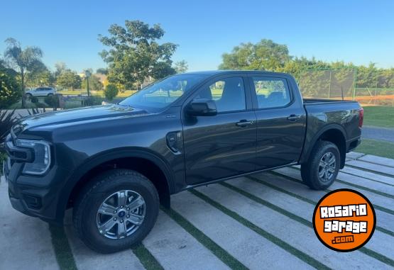 Camionetas - Ford Ranger XLS 2023 Diesel 300Km - En Venta