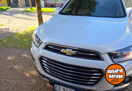 Camionetas - Chevrolet Captiva LTZ 2017 Diesel 124000Km - En Venta