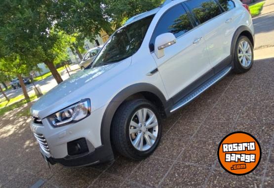 Camionetas - Chevrolet Captiva LTZ 2017 Diesel 124000Km - En Venta