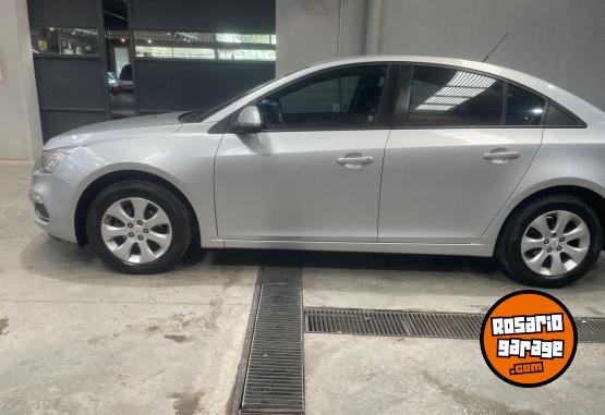 Autos - Chevrolet Cruze LT con GNC 2016 GNC 120000Km - En Venta