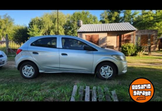 Autos - Chevrolet Onix joy 2017 Nafta 298000Km - En Venta