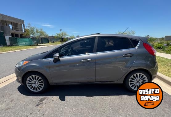 Autos - Ford Fiesta Titanium 2013 Nafta 150000Km - En Venta