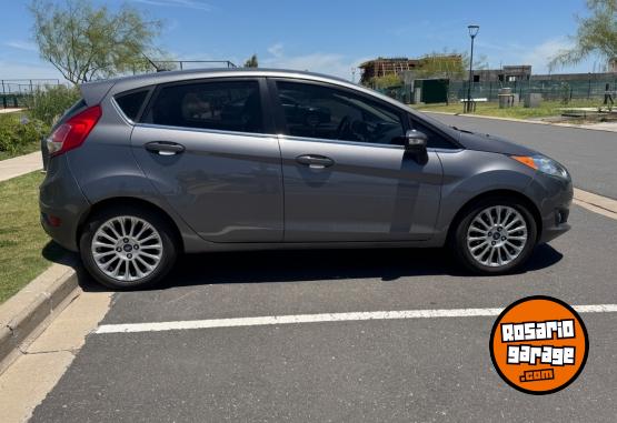 Autos - Ford Fiesta Titanium 2013 Nafta 150000Km - En Venta