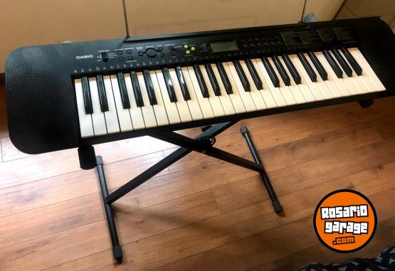 Instrumentos Musicales - rgano CASIO CTK-240 + PIE - En Venta