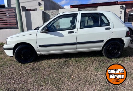 Autos - Renault Clio 1.9 1999 Diesel 240000Km - En Venta