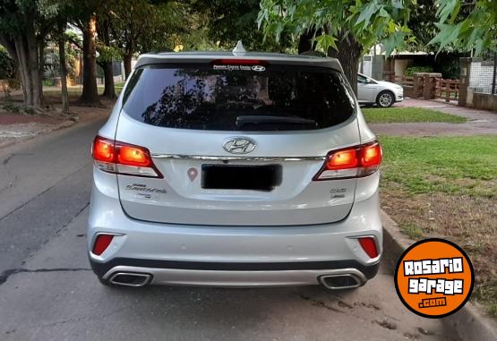 Camionetas - Hyundai GRAND SANTA FE 4X4 CRDI 2019 Diesel 77000Km - En Venta