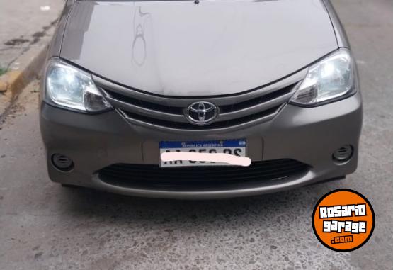 Autos - Toyota ETIOS XS 2016 Nafta 93000Km - En Venta