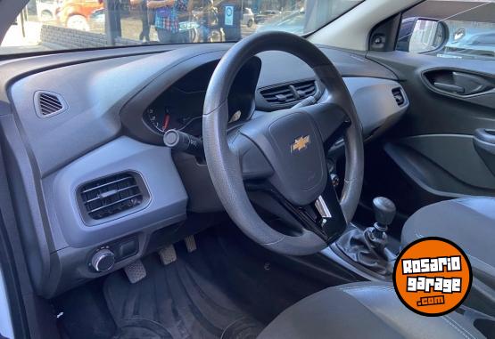 Autos - Chevrolet Onix Joy Black 2018 Nafta 22530Km - En Venta