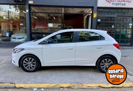 Autos - Chevrolet Onix Joy Black 2018 Nafta 22530Km - En Venta