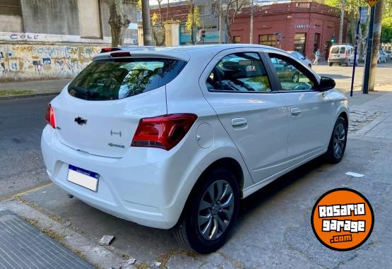 Autos - Chevrolet Onix Joy Black 2018 Nafta 22530Km - En Venta