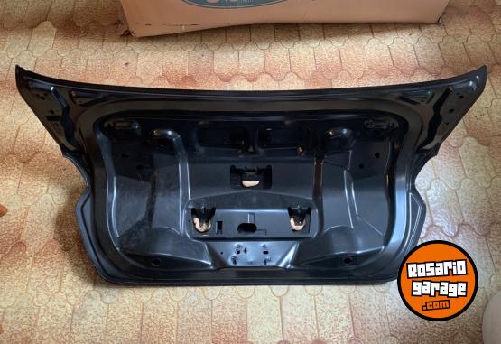 Accesorios para Autos - Tapa de bal / portn trasero original Ford Ka + Sedn 4 puertas - En Venta