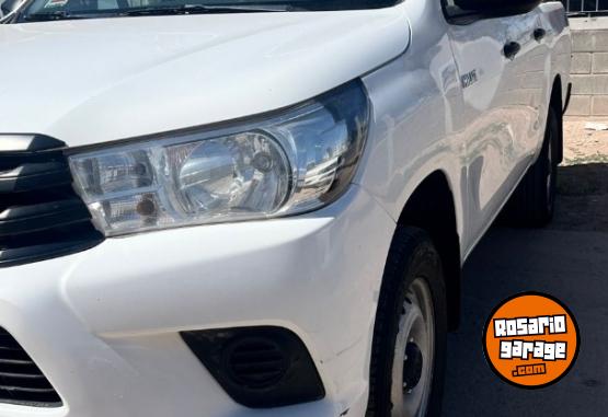 Camionetas - Toyota Toyota Hilux 4x4 DC 2.4 6 2018 Diesel 201000Km - En Venta