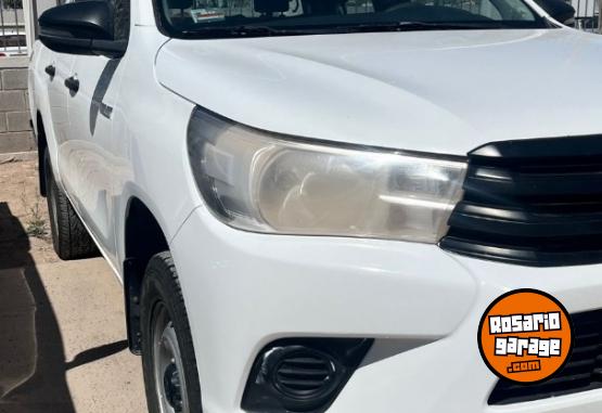 Camionetas - Toyota Toyota Hilux 4x4 DC 2.4 6 2018 Diesel 201000Km - En Venta