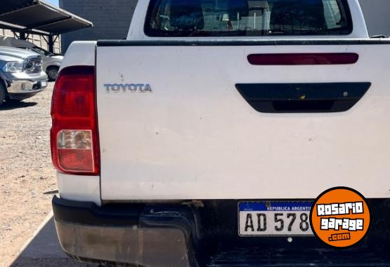 Camionetas - Toyota Toyota Hilux 4x4 DC 2.4 6 2018 Diesel 201000Km - En Venta