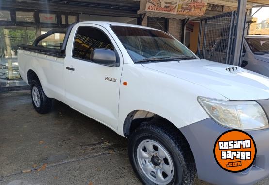 Camionetas - Toyota Hilux cs 4x4 2015 Diesel 180000Km - En Venta