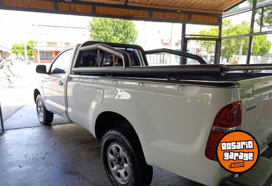 Camionetas - Toyota Hilux cs 4x4 2015 Diesel 180000Km - En Venta