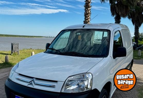 Utilitarios - Citroen Berlingo kangoo partner 2021 Diesel 35000Km - En Venta