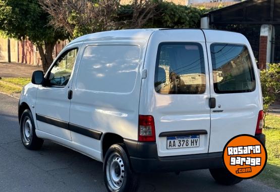 Utilitarios - Peugeot Partner 2016 Diesel 183000Km - En Venta