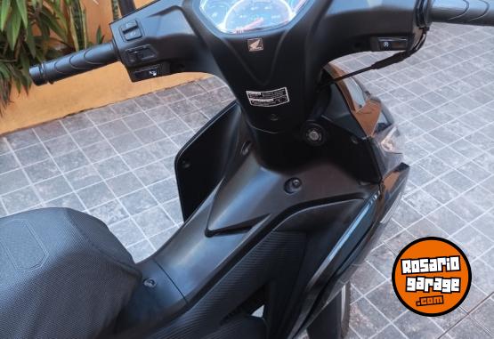 Motos - Honda Wave 2022 Nafta 7600Km - En Venta