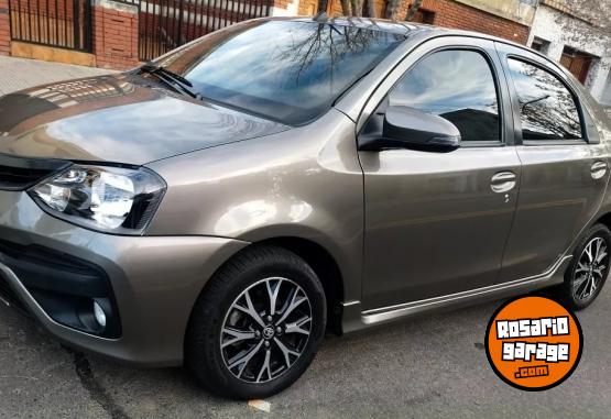 Autos - Toyota Etios 2019 Nafta 100000Km - En Venta