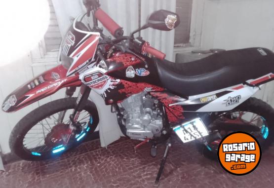 Motos - Corven 150 Enduro 2023 Nafta 8000Km - En Venta